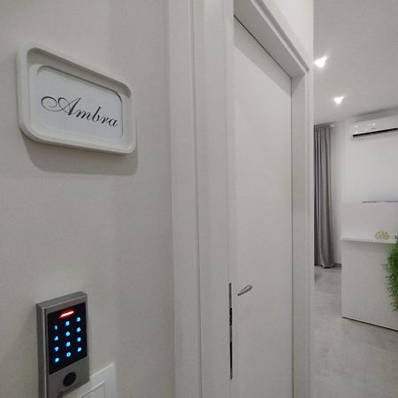 Agatha Modern Elegant Rooms ซานตากาตา ดี มิลลิเตลโล ภายนอก รูปภาพ