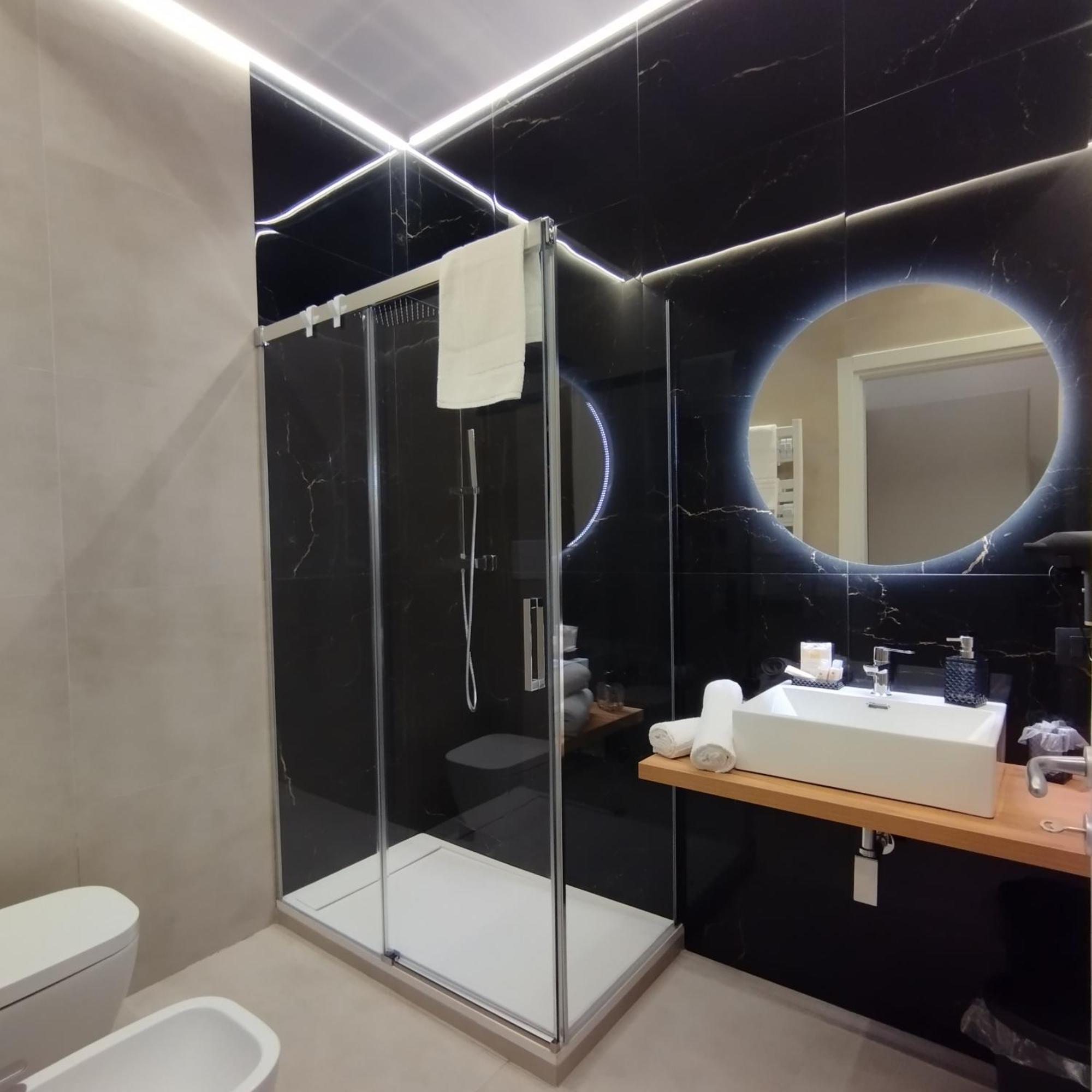 Agatha Modern Elegant Rooms ซานตากาตา ดี มิลลิเตลโล ภายนอก รูปภาพ